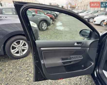 Черный Фольксваген Гольф, объемом двигателя 1.6 л и пробегом 207 тыс. км за 9300 $, фото 9 на Automoto.ua