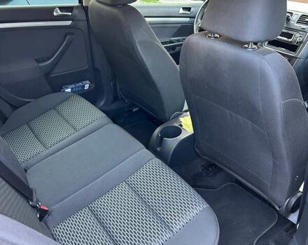 Чорний Фольксваген Гольф, об'ємом двигуна 1.6 л та пробігом 325 тис. км за 8000 $, фото 6 на Automoto.ua