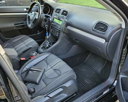 Черный Фольксваген Гольф, объемом двигателя 1.6 л и пробегом 326 тыс. км за 8950 $, фото 10 на Automoto.ua