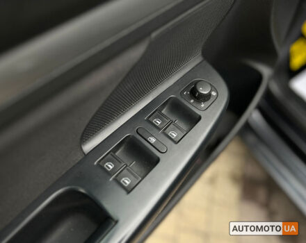 Черный Фольксваген Гольф, объемом двигателя 1.6 л и пробегом 267 тыс. км за 9600 $, фото 15 на Automoto.ua