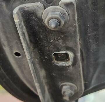 Черный Фольксваген Гольф, объемом двигателя 1.6 л и пробегом 335 тыс. км за 9963 $, фото 20 на Automoto.ua