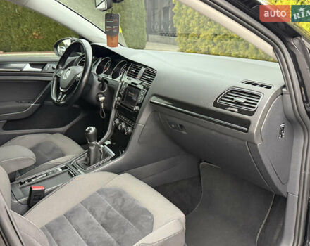 Черный Фольксваген Гольф, объемом двигателя 2 л и пробегом 245 тыс. км за 11700 $, фото 31 на Automoto.ua