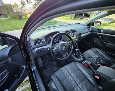 Черный Фольксваген Гольф, объемом двигателя 1.6 л и пробегом 326 тыс. км за 8950 $, фото 19 на Automoto.ua