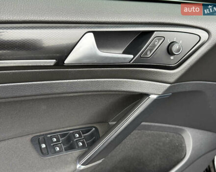 Черный Фольксваген Гольф, объемом двигателя 2 л и пробегом 245 тыс. км за 11700 $, фото 46 на Automoto.ua