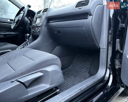 Черный Фольксваген Гольф, объемом двигателя 1.6 л и пробегом 276 тыс. км за 8999 $, фото 13 на Automoto.ua