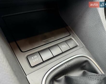 Черный Фольксваген Гольф, объемом двигателя 1.6 л и пробегом 207 тыс. км за 9300 $, фото 20 на Automoto.ua