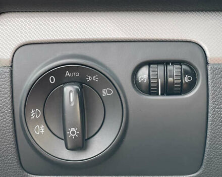 Черный Фольксваген Гольф, объемом двигателя 1.6 л и пробегом 279 тыс. км за 8400 $, фото 17 на Automoto.ua