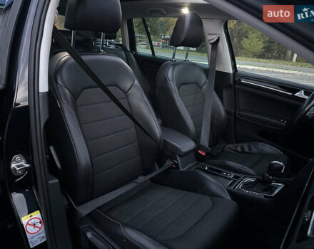 Черный Фольксваген Гольф, объемом двигателя 0 л и пробегом 245 тыс. км за 13200 $, фото 27 на Automoto.ua