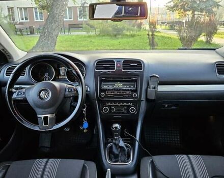 Черный Фольксваген Гольф, объемом двигателя 1.6 л и пробегом 326 тыс. км за 8950 $, фото 22 на Automoto.ua