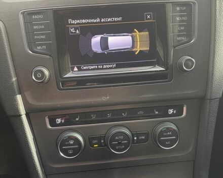 Черный Фольксваген Гольф, объемом двигателя 1.6 л и пробегом 250 тыс. км за 11350 $, фото 5 на Automoto.ua