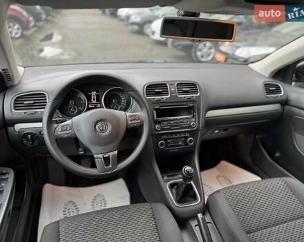 Черный Фольксваген Гольф, объемом двигателя 1.6 л и пробегом 207 тыс. км за 9300 $, фото 32 на Automoto.ua