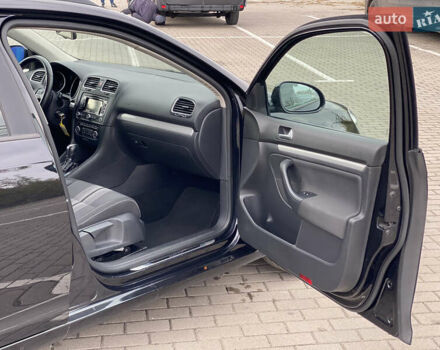 Черный Фольксваген Гольф, объемом двигателя 1.97 л и пробегом 233 тыс. км за 10190 $, фото 37 на Automoto.ua