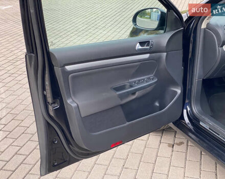 Черный Фольксваген Гольф, объемом двигателя 1.97 л и пробегом 233 тыс. км за 10190 $, фото 21 на Automoto.ua