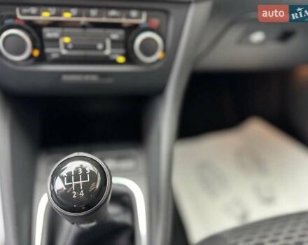 Черный Фольксваген Гольф, объемом двигателя 1.6 л и пробегом 207 тыс. км за 9300 $, фото 15 на Automoto.ua