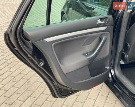 Черный Фольксваген Гольф, объемом двигателя 1.97 л и пробегом 233 тыс. км за 10190 $, фото 32 на Automoto.ua