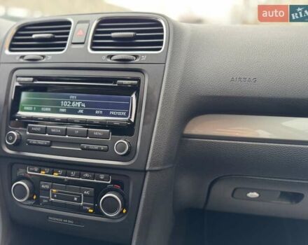 Черный Фольксваген Гольф, объемом двигателя 1.6 л и пробегом 207 тыс. км за 9300 $, фото 19 на Automoto.ua