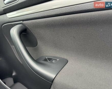 Черный Фольксваген Гольф, объемом двигателя 1.6 л и пробегом 207 тыс. км за 9300 $, фото 52 на Automoto.ua