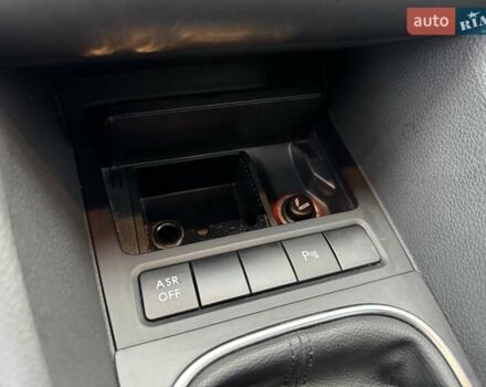 Черный Фольксваген Гольф, объемом двигателя 1.6 л и пробегом 207 тыс. км за 9300 $, фото 21 на Automoto.ua