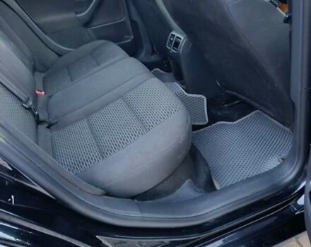 Черный Фольксваген Гольф, объемом двигателя 1.6 л и пробегом 230 тыс. км за 8500 $, фото 11 на Automoto.ua