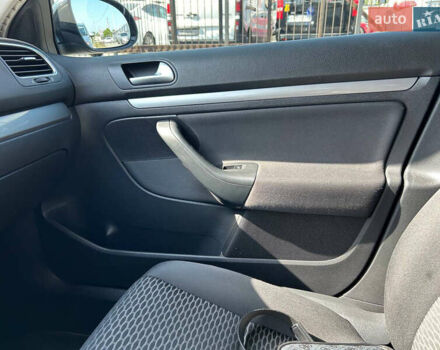 Чорний Фольксваген Гольф, об'ємом двигуна 1.6 л та пробігом 325 тис. км за 8000 $, фото 4 на Automoto.ua