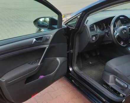 Черный Фольксваген Гольф, объемом двигателя 1.6 л и пробегом 335 тыс. км за 9963 $, фото 2 на Automoto.ua