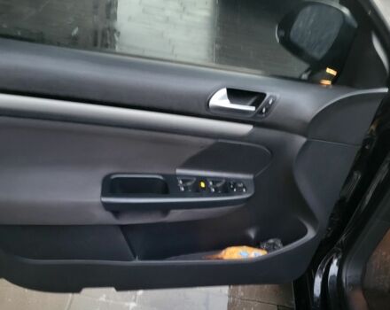 Черный Фольксваген Гольф, объемом двигателя 1.6 л и пробегом 163 тыс. км за 8500 $, фото 3 на Automoto.ua