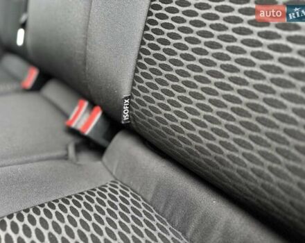 Черный Фольксваген Гольф, объемом двигателя 1.6 л и пробегом 207 тыс. км за 9300 $, фото 34 на Automoto.ua