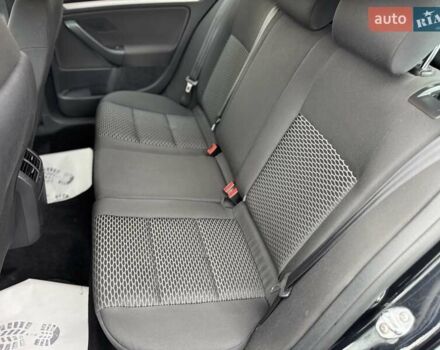 Черный Фольксваген Гольф, объемом двигателя 1.6 л и пробегом 207 тыс. км за 9300 $, фото 33 на Automoto.ua