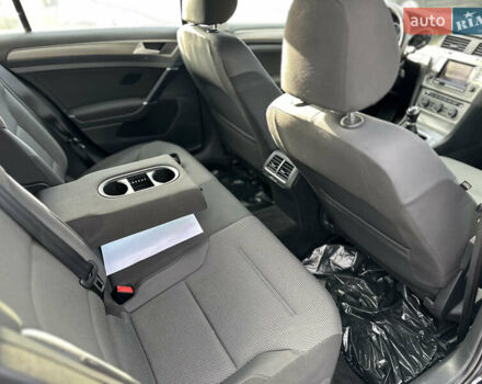 Черный Фольксваген Гольф, объемом двигателя 1.6 л и пробегом 189 тыс. км за 11500 $, фото 22 на Automoto.ua