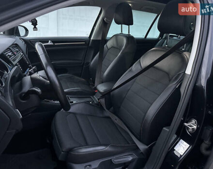 Черный Фольксваген Гольф, объемом двигателя 0 л и пробегом 245 тыс. км за 13200 $, фото 13 на Automoto.ua