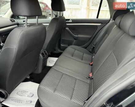 Черный Фольксваген Гольф, объемом двигателя 1.6 л и пробегом 207 тыс. км за 9300 $, фото 31 на Automoto.ua