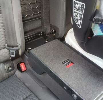 Черный Фольксваген Гольф, объемом двигателя 1.6 л и пробегом 335 тыс. км за 9963 $, фото 16 на Automoto.ua