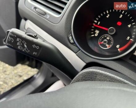 Черный Фольксваген Гольф, объемом двигателя 1.6 л и пробегом 207 тыс. км за 9300 $, фото 24 на Automoto.ua