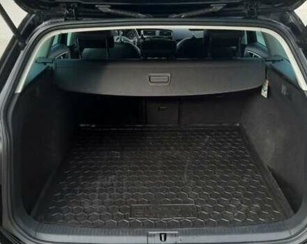 Черный Фольксваген Гольф, объемом двигателя 1.6 л и пробегом 400 тыс. км за 9500 $, фото 15 на Automoto.ua