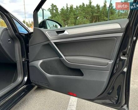 Черный Фольксваген Гольф, объемом двигателя 1.6 л и пробегом 240 тыс. км за 10800 $, фото 20 на Automoto.ua