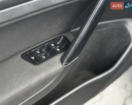 Чорний Фольксваген Гольф, об'ємом двигуна 1.6 л та пробігом 320 тис. км за 9500 $, фото 24 на Automoto.ua