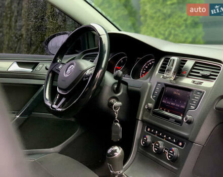 Черный Фольксваген Гольф, объемом двигателя 1.6 л и пробегом 272 тыс. км за 10700 $, фото 31 на Automoto.ua