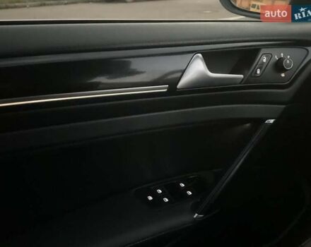 Черный Фольксваген Гольф, объемом двигателя 1.97 л и пробегом 181 тыс. км за 10500 $, фото 12 на Automoto.ua