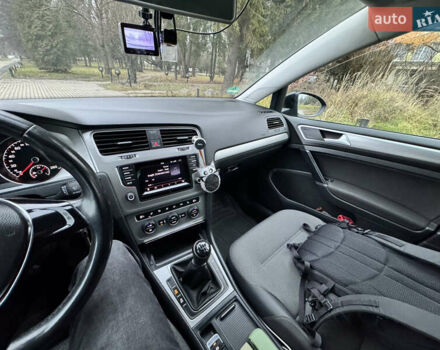 Черный Фольксваген Гольф, объемом двигателя 1.97 л и пробегом 260 тыс. км за 10999 $, фото 9 на Automoto.ua