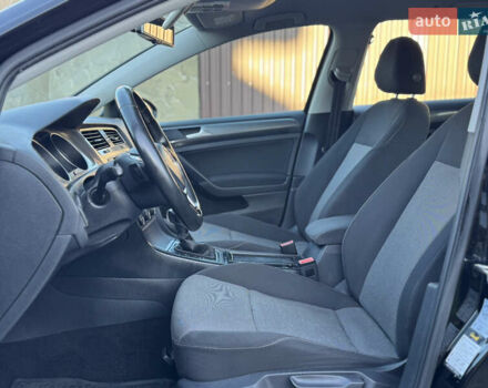 Черный Фольксваген Гольф, объемом двигателя 1.6 л и пробегом 218 тыс. км за 10900 $, фото 24 на Automoto.ua