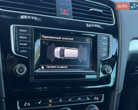 Черный Фольксваген Гольф, объемом двигателя 1.6 л и пробегом 230 тыс. км за 11800 $, фото 69 на Automoto.ua