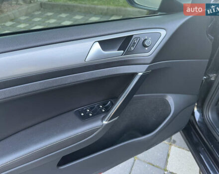 Черный Фольксваген Гольф, объемом двигателя 1.97 л и пробегом 321 тыс. км за 9900 $, фото 15 на Automoto.ua