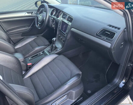 Черный Фольксваген Гольф, объемом двигателя 1.97 л и пробегом 321 тыс. км за 9900 $, фото 24 на Automoto.ua