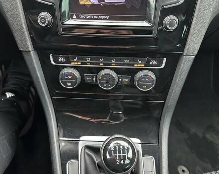 Черный Фольксваген Гольф, объемом двигателя 1.97 л и пробегом 272 тыс. км за 11750 $, фото 27 на Automoto.ua