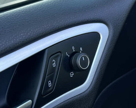 Черный Фольксваген Гольф, объемом двигателя 1.6 л и пробегом 230 тыс. км за 11800 $, фото 66 на Automoto.ua