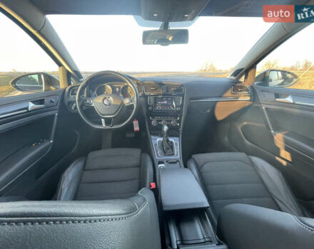 Фольксваген Гольф 2014 в Буске на Automoto.ua Черный Фольксваген Гольф, объемом двигателя 1.2 л и пробегом 253 тыс. км за 10000 $, фото 10 на Automoto.ua