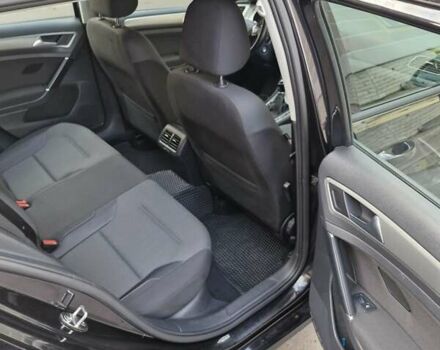 Черный Фольксваген Гольф, объемом двигателя 1.6 л и пробегом 271 тыс. км за 11999 $, фото 4 на Automoto.ua