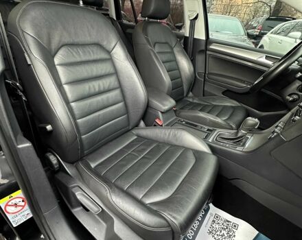 Черный Фольксваген Гольф, объемом двигателя 1.4 л и пробегом 261 тыс. км за 10500 $, фото 7 на Automoto.ua