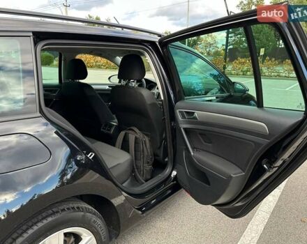 Черный Фольксваген Гольф, объемом двигателя 1.6 л и пробегом 240 тыс. км за 10800 $, фото 18 на Automoto.ua