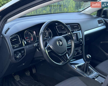 Черный Фольксваген Гольф, объемом двигателя 1.6 л и пробегом 230 тыс. км за 11800 $, фото 62 на Automoto.ua